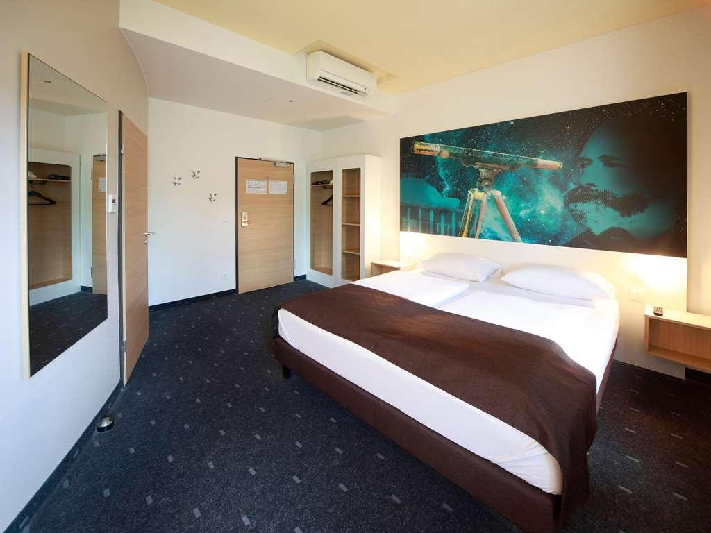 B&B Hotel جينا الغرفة الصورة